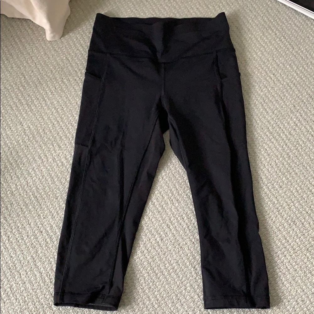 Cropped Lulu Lemon leggings
